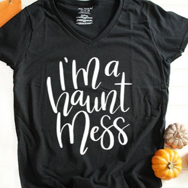 DIY Halloween Shirt – “I’m a Haunt Mess”